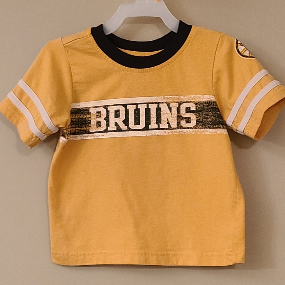 Boston Bruins yellow/black short sleeved tee shirt